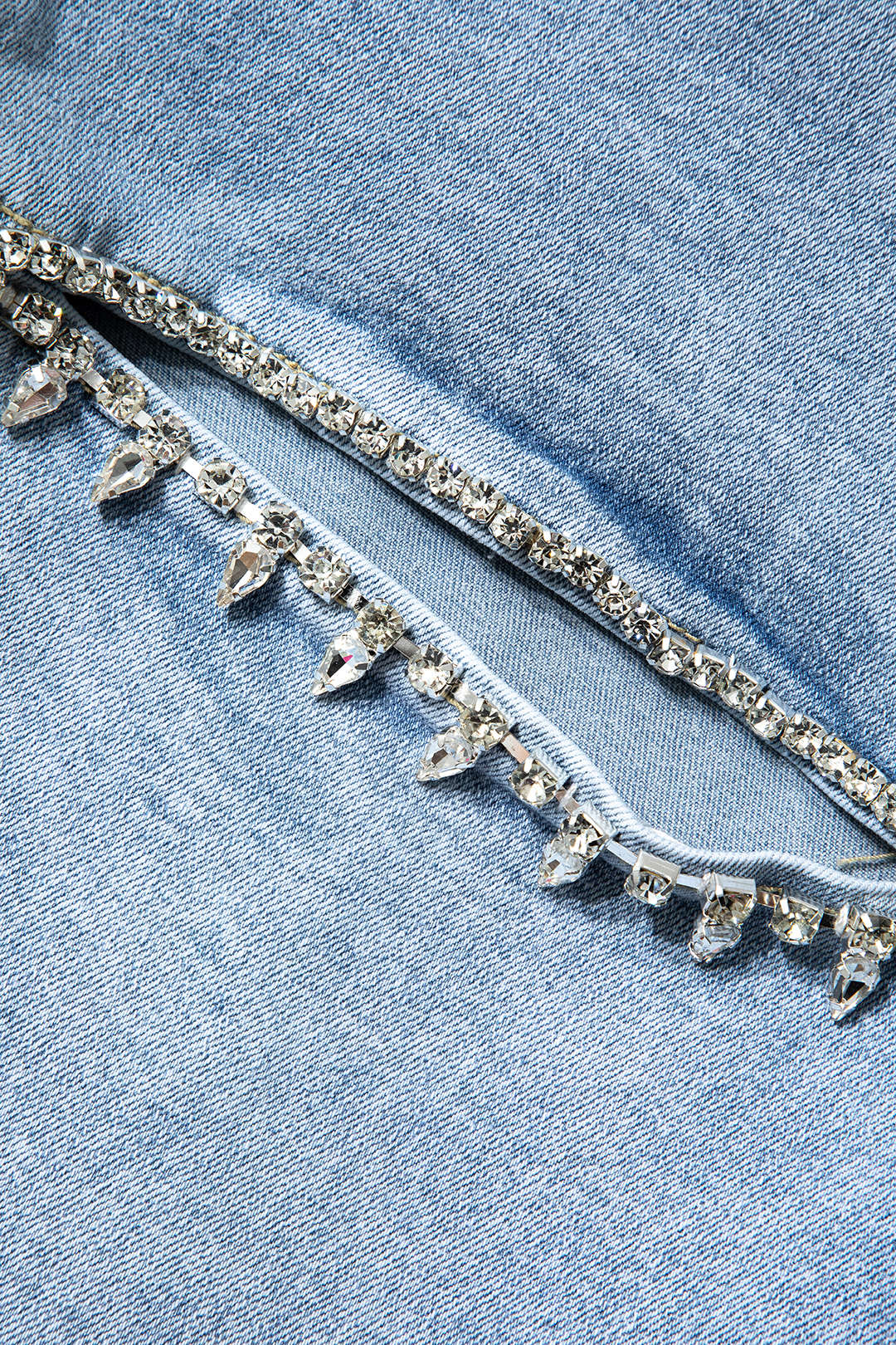 Jeans Evian Ripped Straight-Leg avec Rhinestones