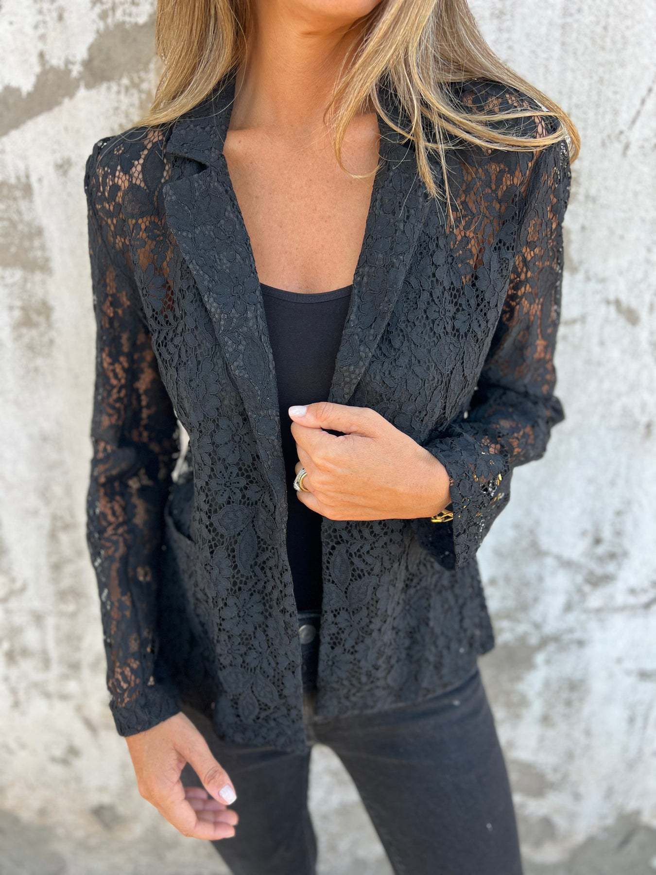 Jenny | blazer en dentelle élégant avec accents transparents