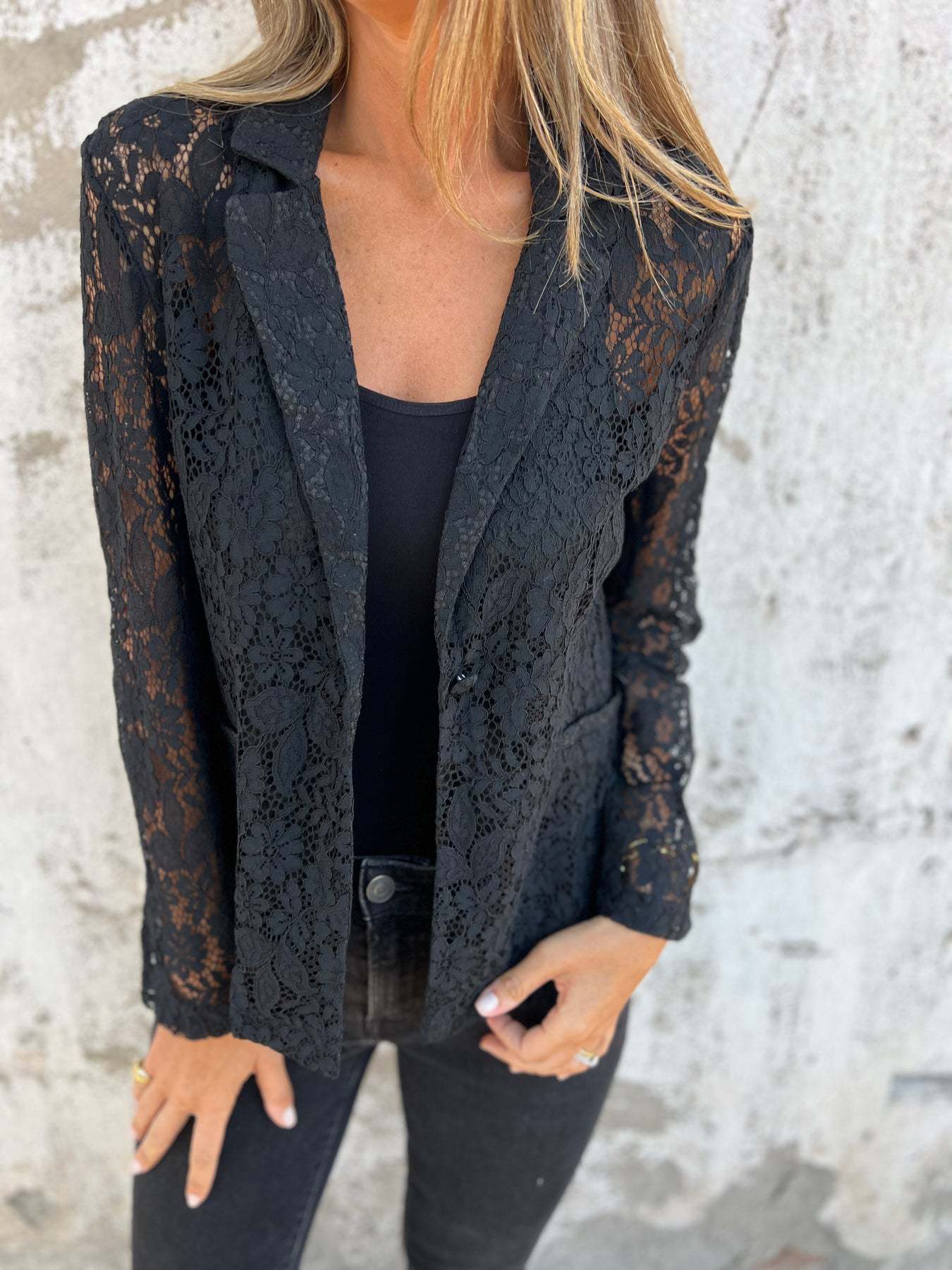 Jenny | blazer en dentelle élégant avec accents transparents