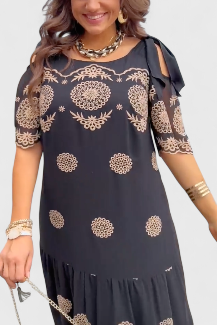 Robe d'Été Élégante Cathy en Maille avec Design Creux et Coupe Fluide