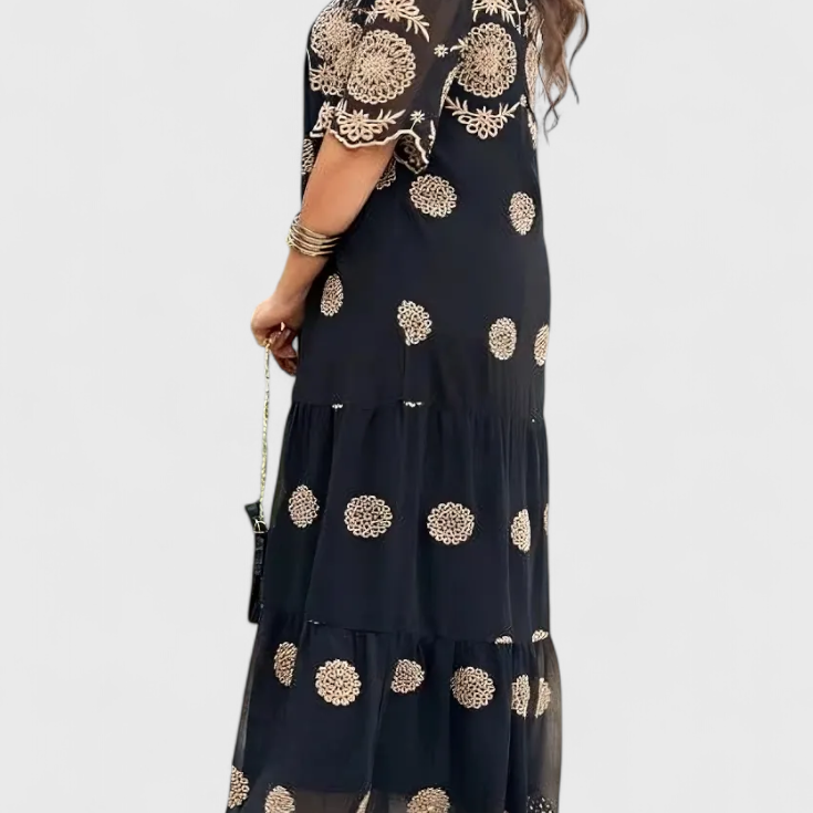 Robe d'Été Élégante Cathy en Maille avec Design Creux et Coupe Fluide